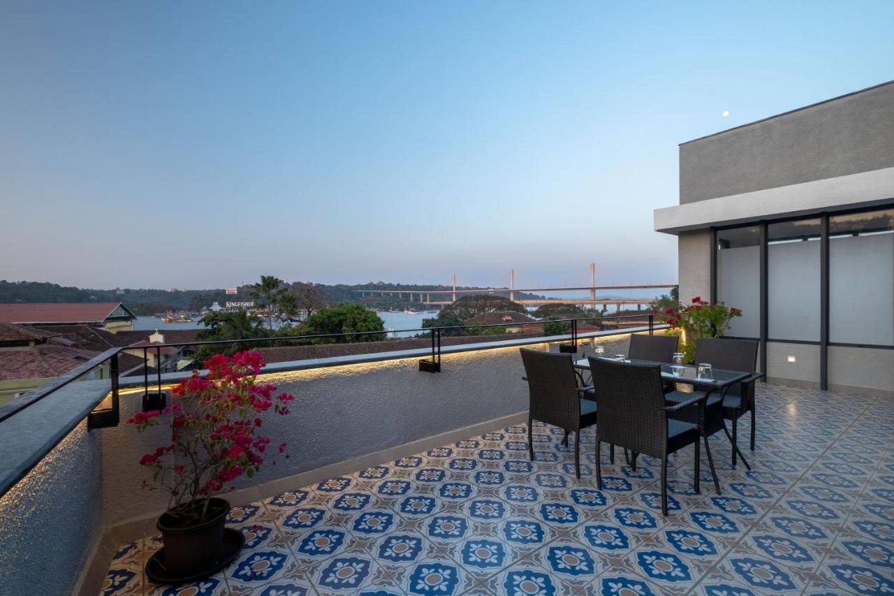 O Pierre - Fontainhas Hotel Panadzsi Kültér fotó